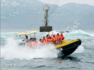  Promenade en bateau rapide 